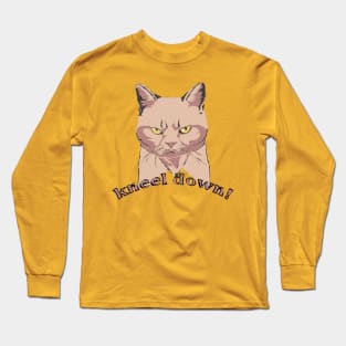 The cat looks stern gaze Long Sleeve T-Shirt